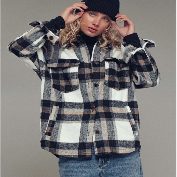 NEW! Urban Daizy Plaid Button-Down Jacket w/ Side Pockets Size’s S,M & L - Picture 5 of 9